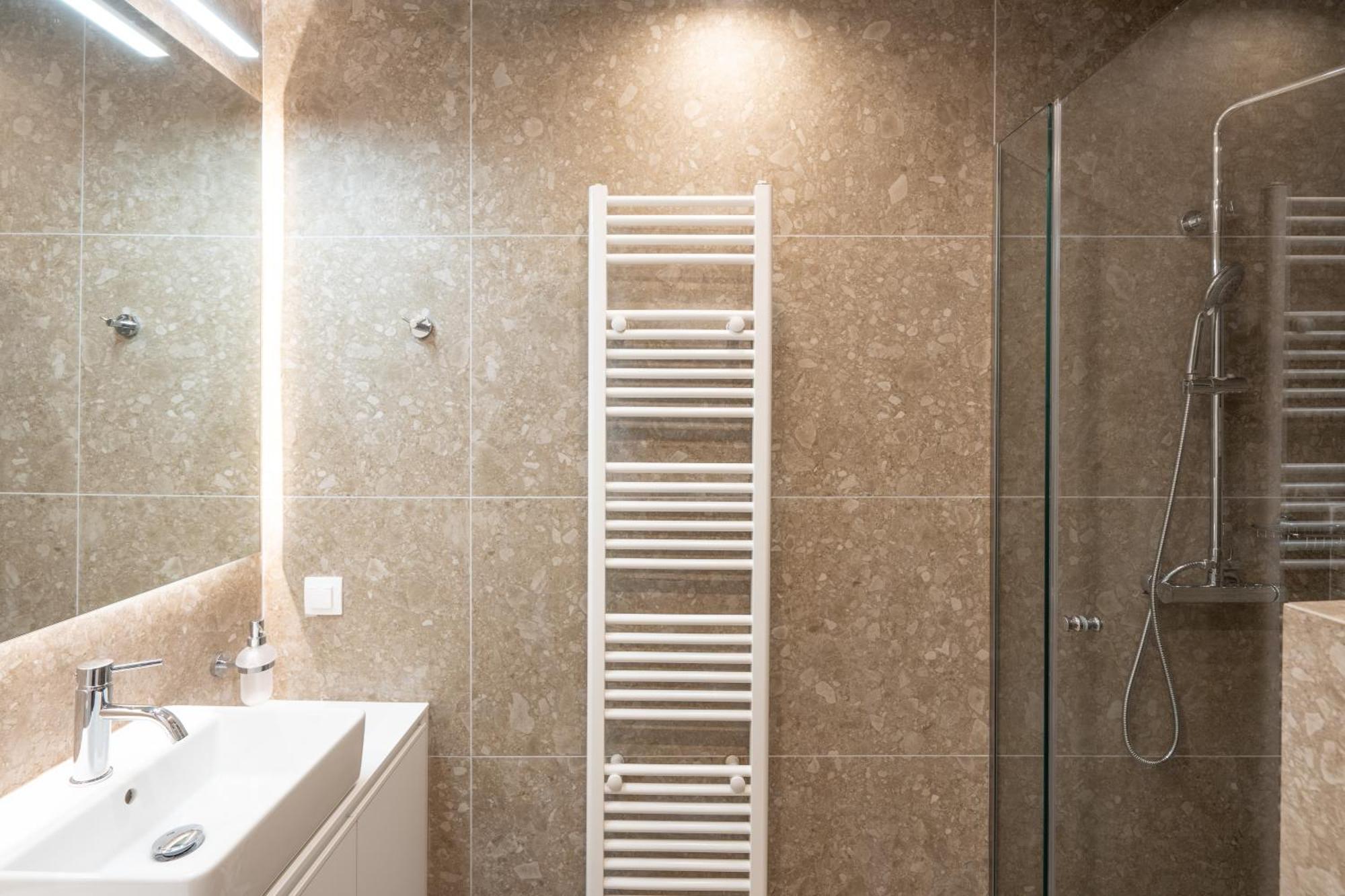 אתונה Luxury Apartment Next To The National Museum מראה חיצוני תמונה