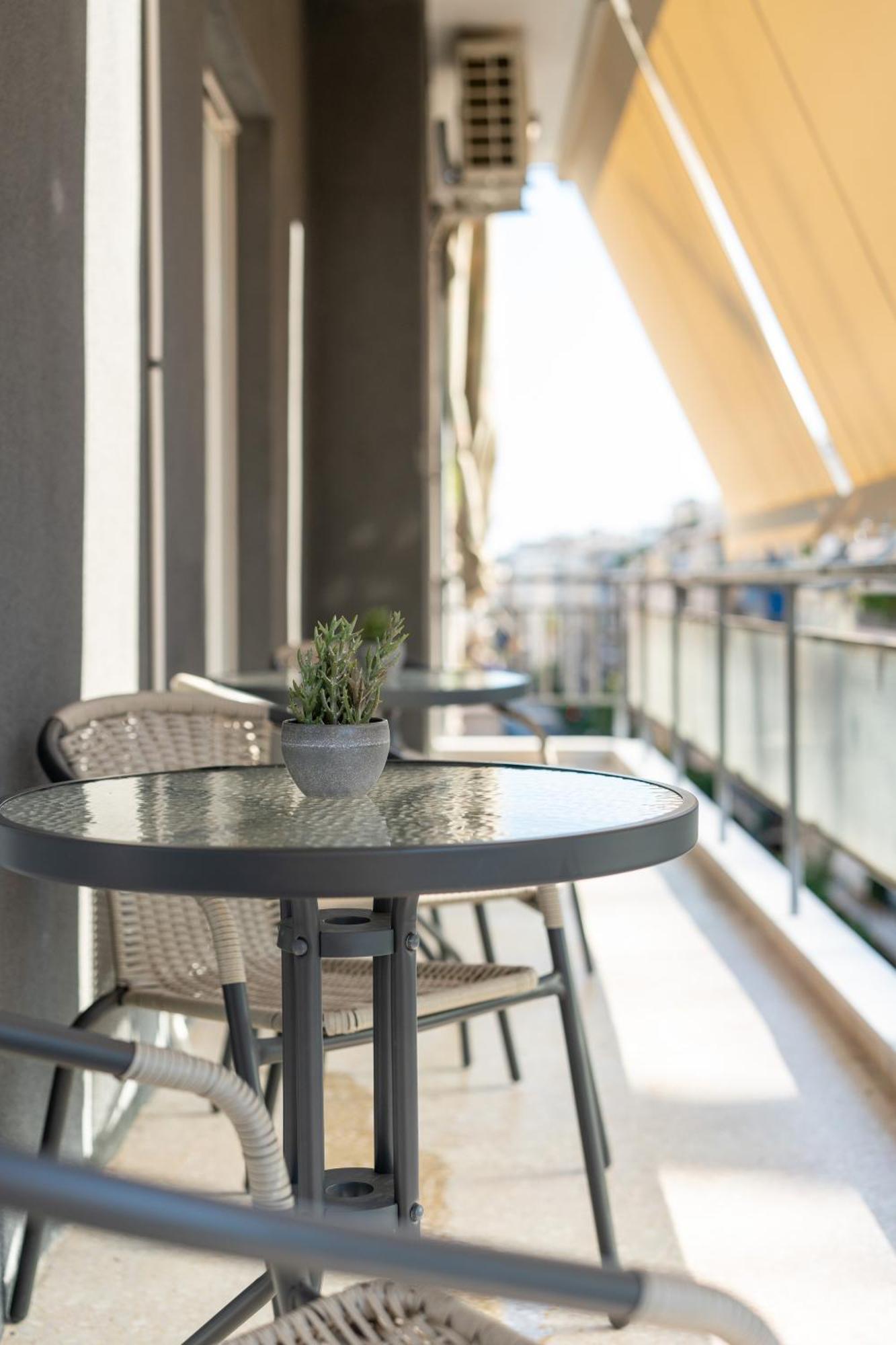 אתונה Luxury Apartment Next To The National Museum מראה חיצוני תמונה